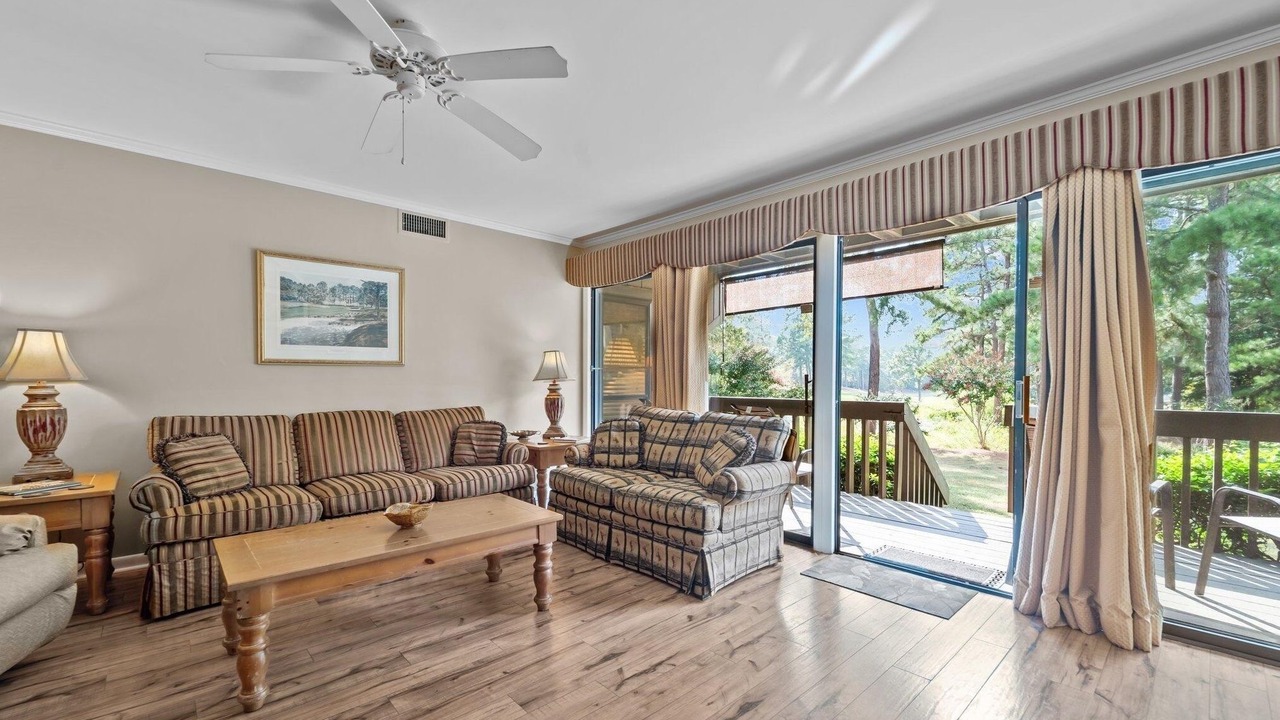 Photo of Livingroom in Pinehurst