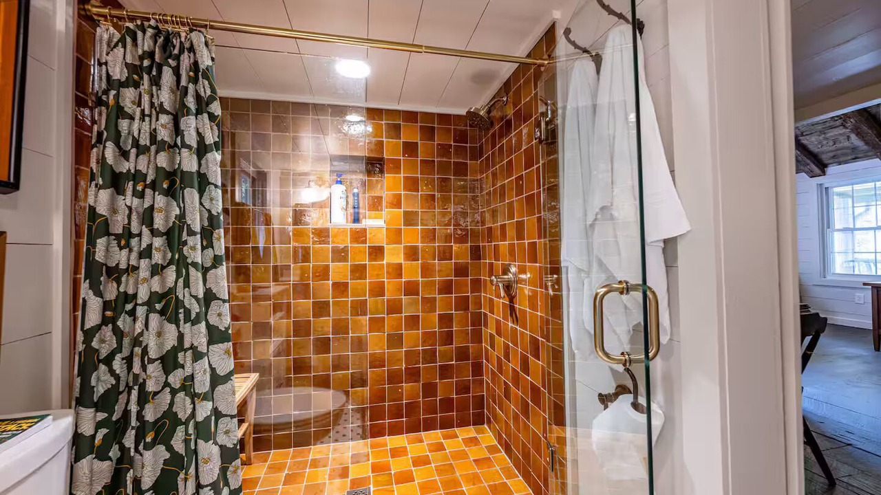 Photo of Bathroom in Glenville