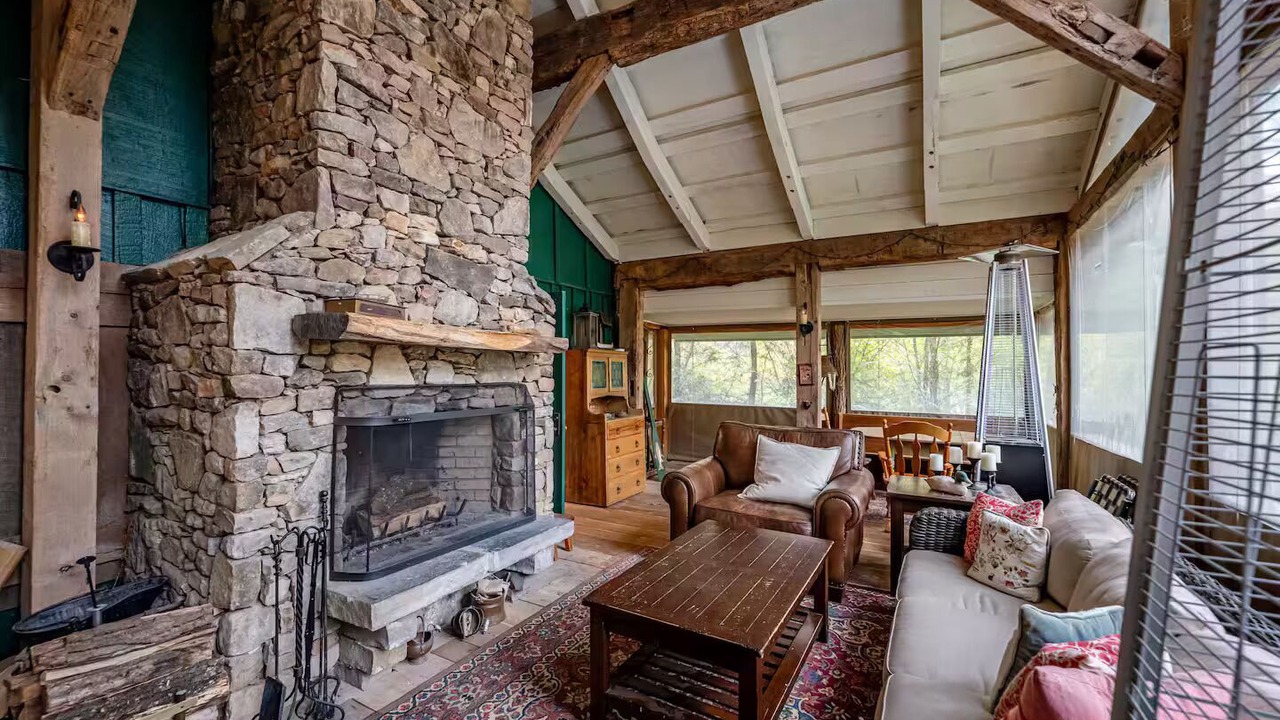 Photo of Livingroom in Glenville