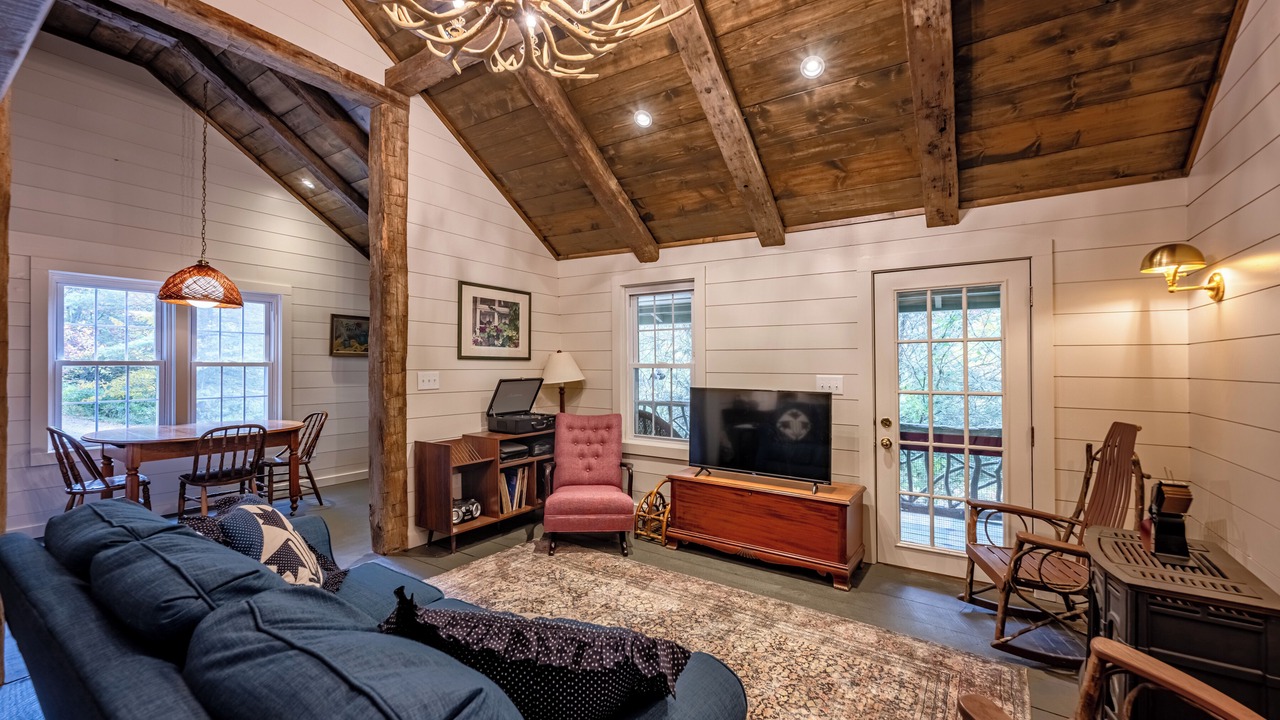 Photo of Bedroom in Glenville