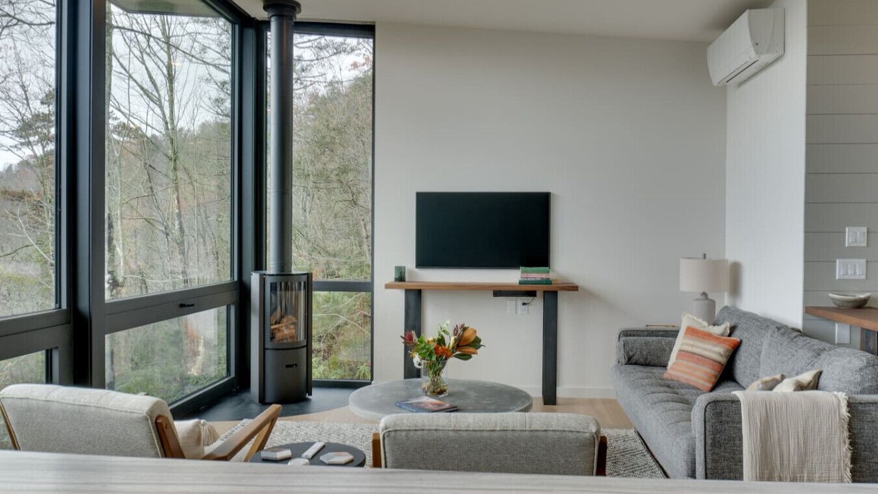 Photo of Livingroom in Mills River