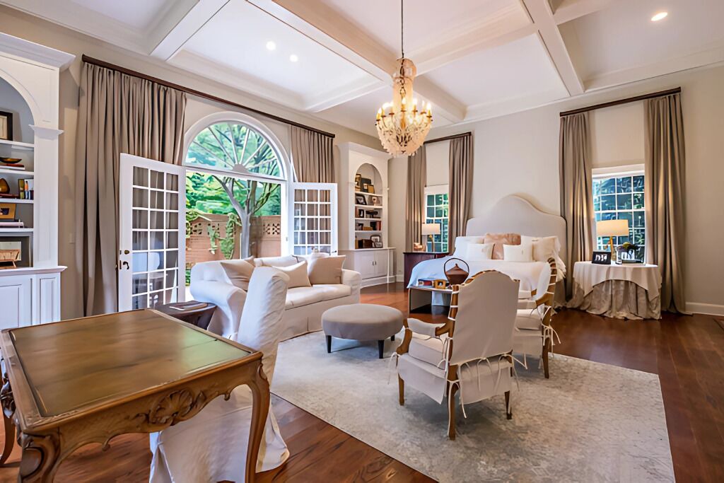 Photo of Livingroom in Newton