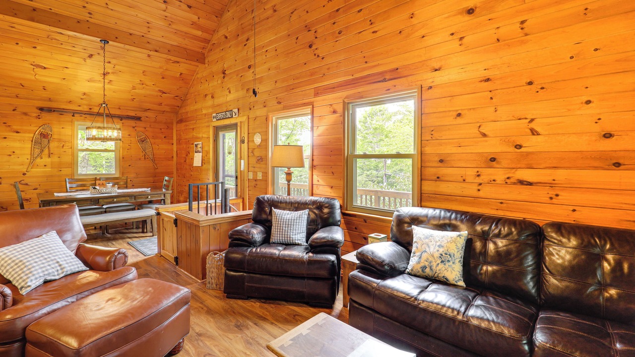 Photo of Livingroom in Charter Hills