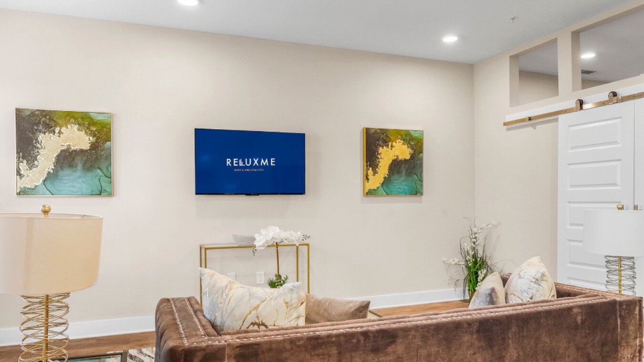 Photo of Livingroom in Charlotte Center City