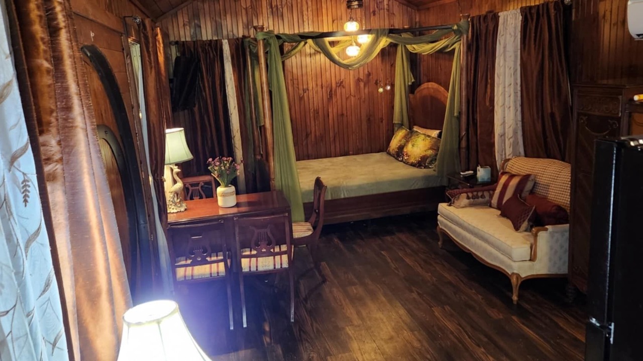 Photo of Livingroom in Hamptonville