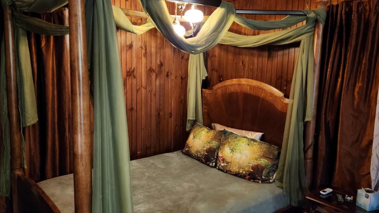 Photo of Bedroom in Hamptonville