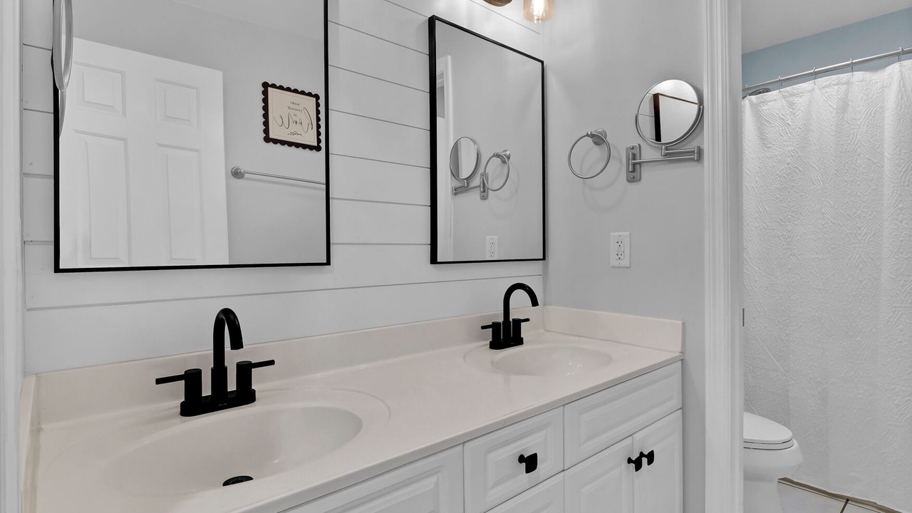 Photo of Bathroom in Surf City