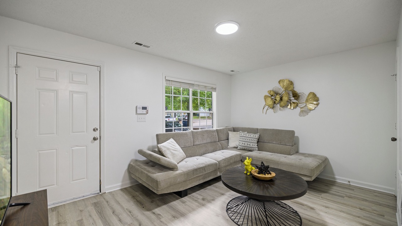 Photo of Livingroom in Southeast Raleigh