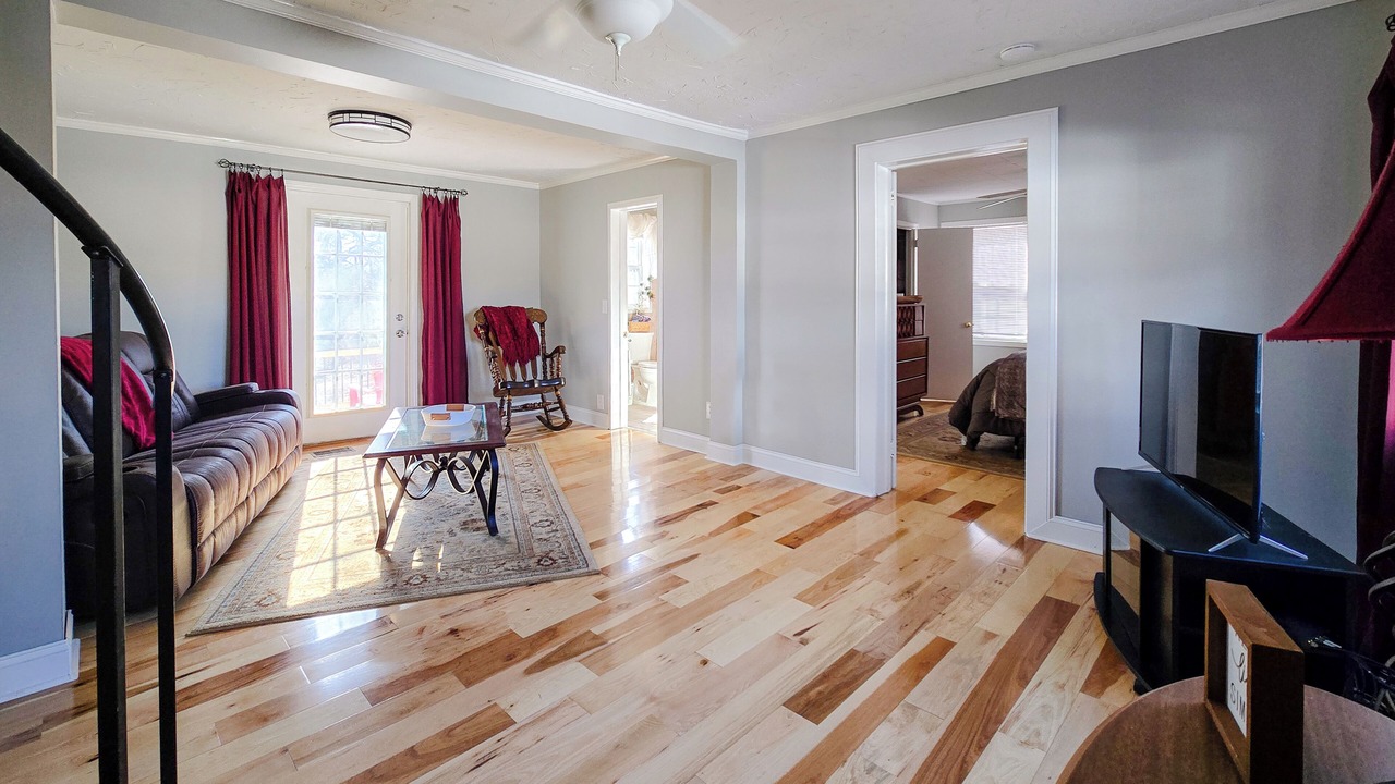 Photo of Livingroom in Lemon Springs