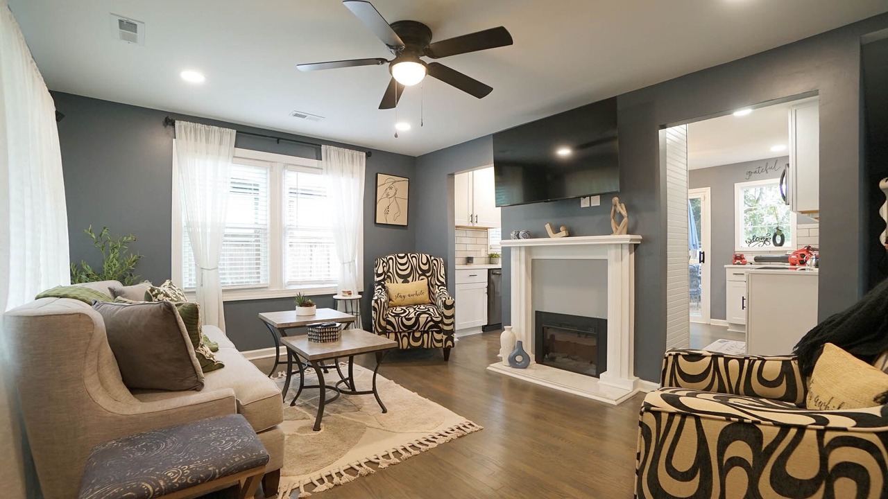 Photo of Livingroom in Downtown