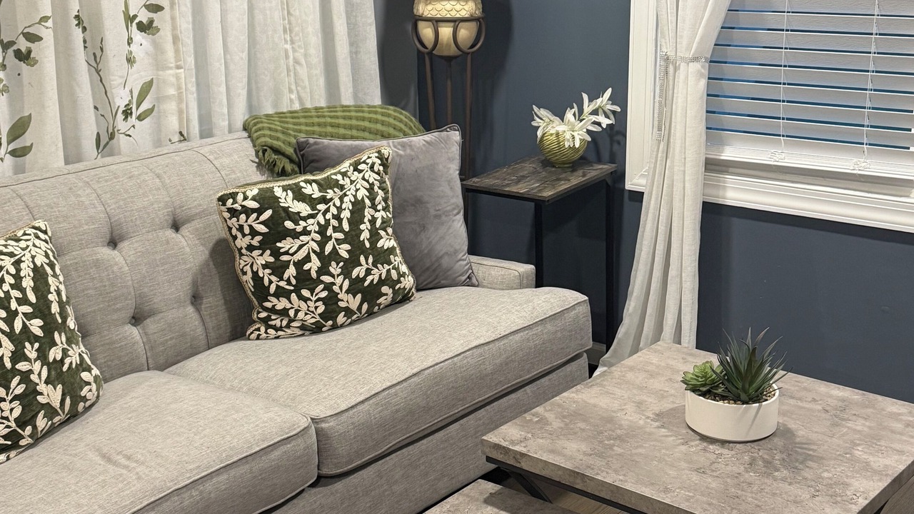 Photo of Livingroom in Downtown