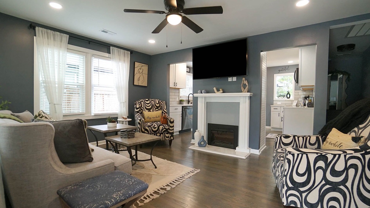 Photo of Livingroom in Downtown