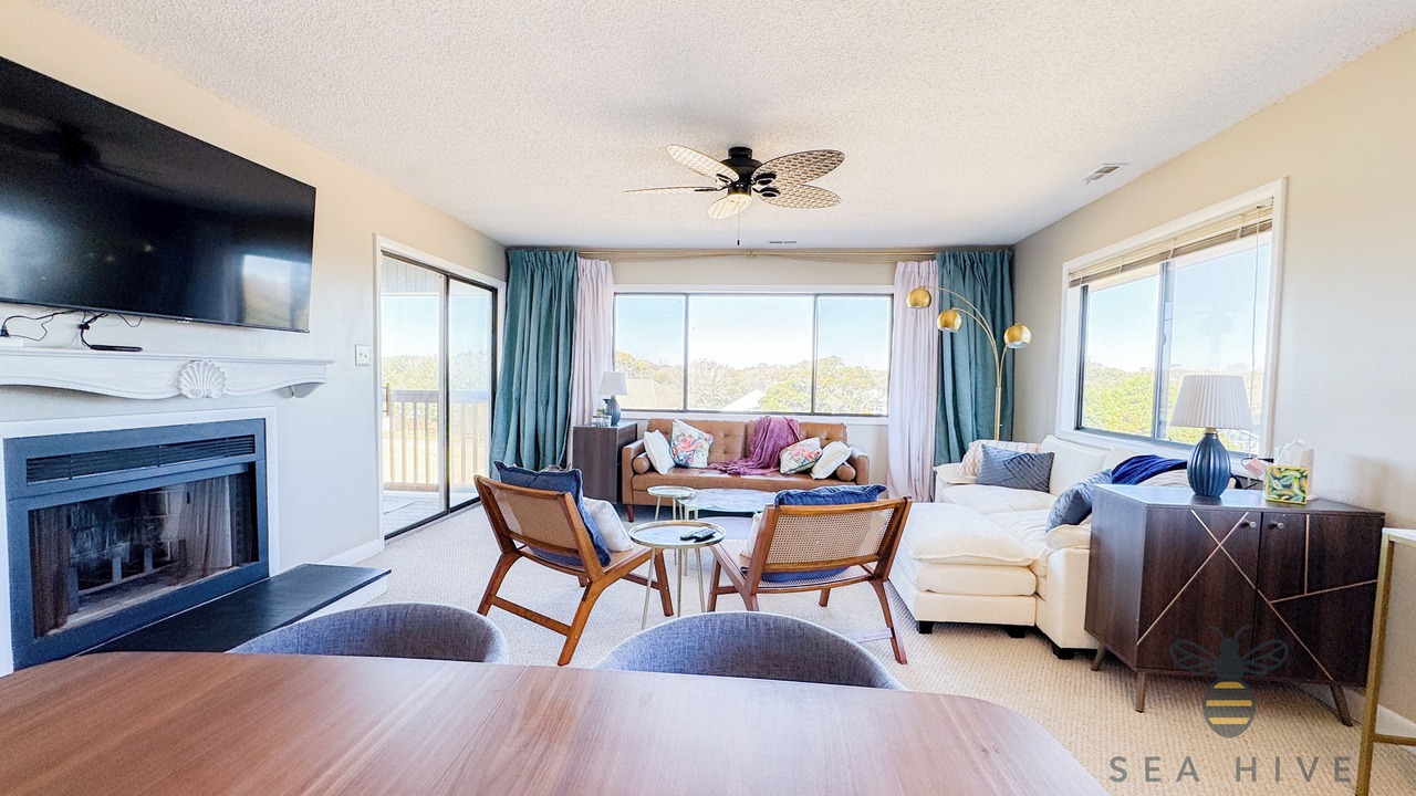 Photo of Livingroom in Caswell Beach