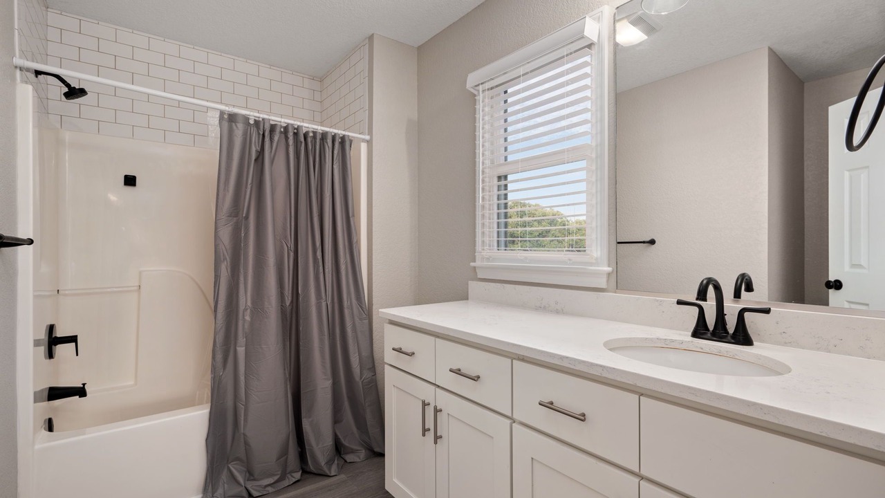 Photo of Bathroom in Monteray Shores