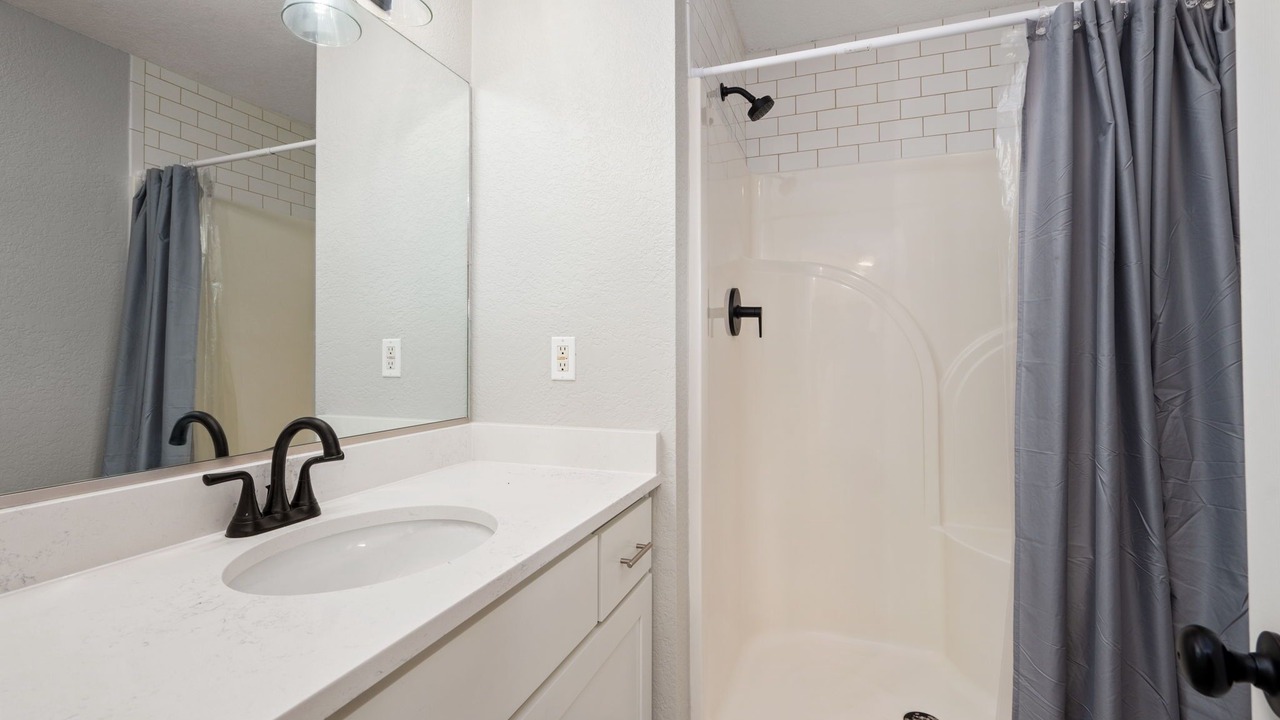 Photo of Bathroom in Monteray Shores