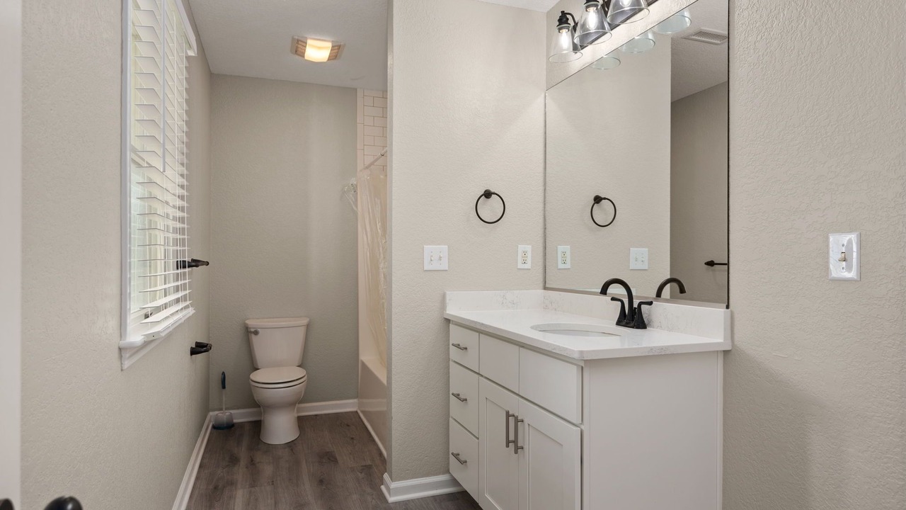 Photo of Bathroom in Monteray Shores