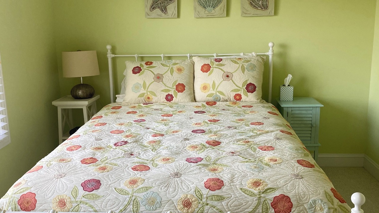 Photo of Bedroom in Pine Knoll Shores