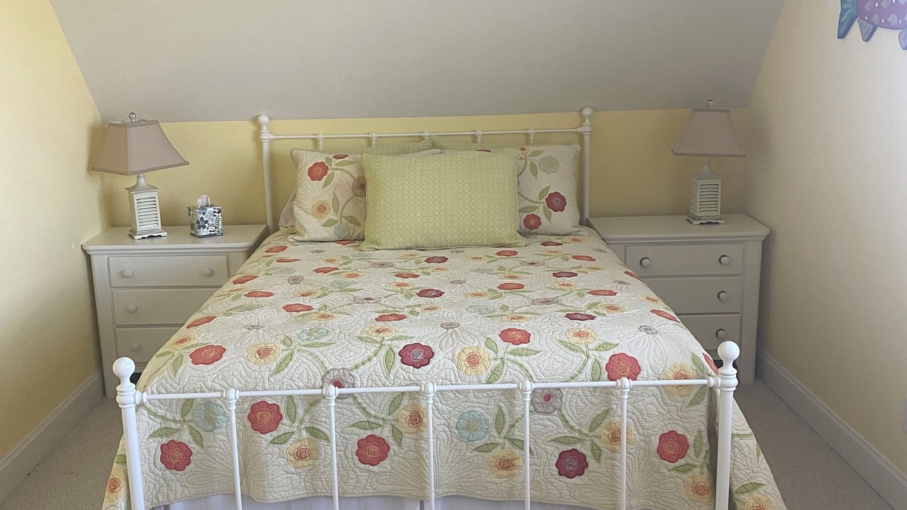 Photo of Bedroom in Pine Knoll Shores