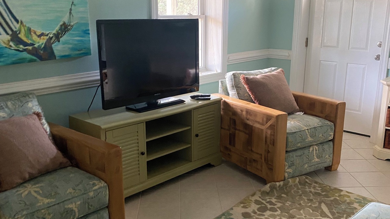 Photo of Livingroom in Pine Knoll Shores