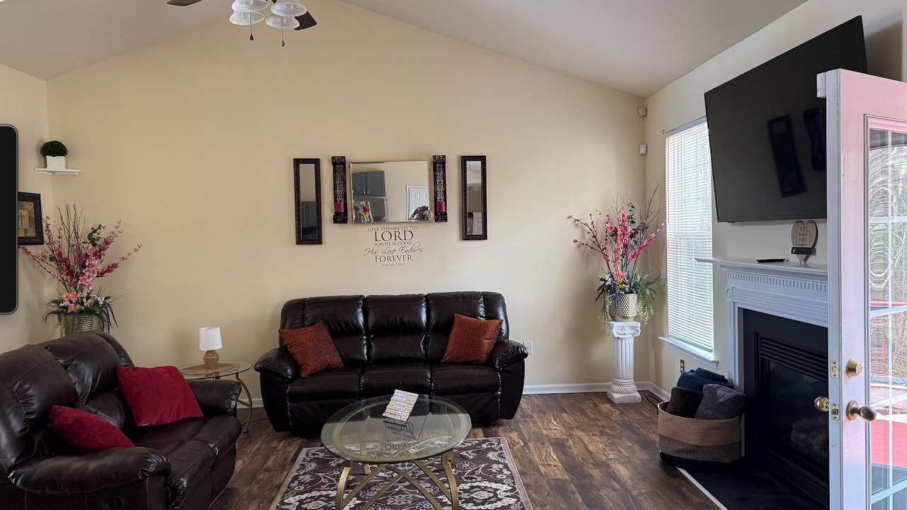 Photo of Livingroom in St. Pauls