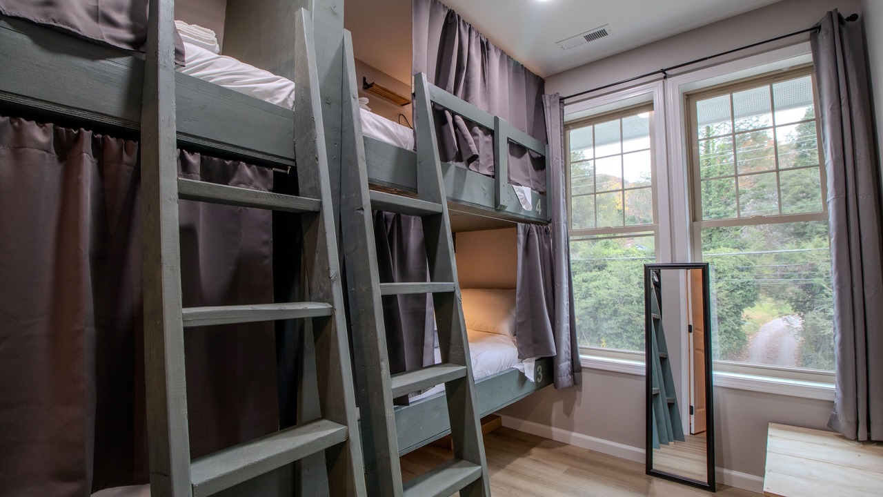 Photo of Bedroom in Woodfin