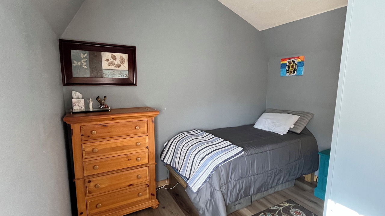 Photo of Bedroom in Alexander County