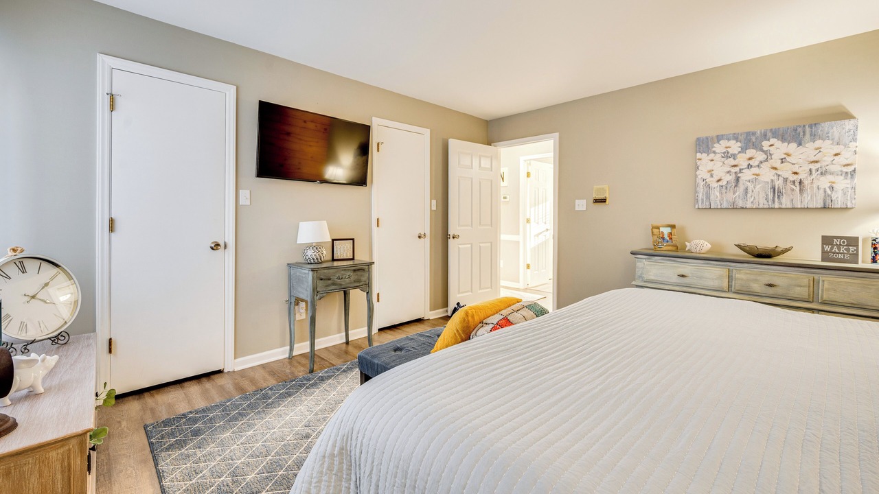 Photo of Bedroom in Troutman