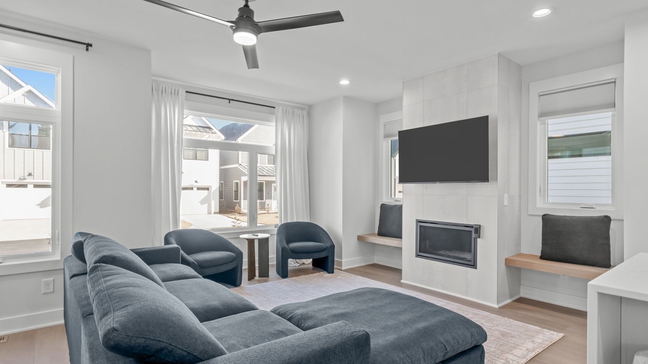 Photo of Livingroom in Downtown