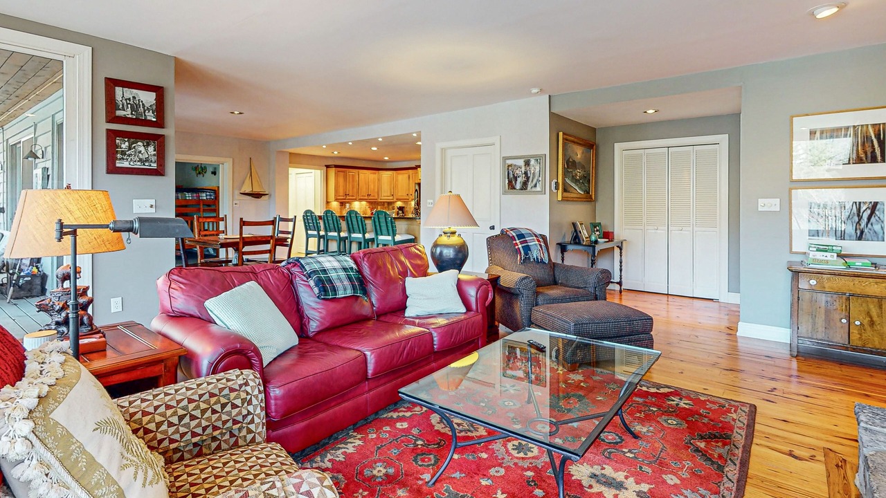 Photo of Livingroom in Sapphire