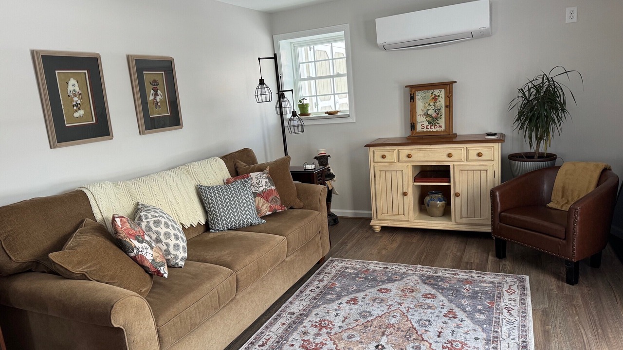 Photo of Livingroom in Jonesville