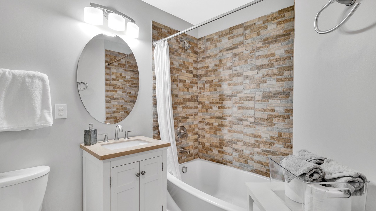 Photo of Bathroom in Lincoln Heights