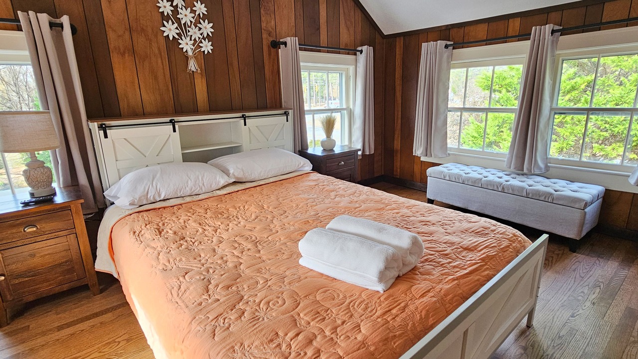 Photo of Bedroom in Olivia