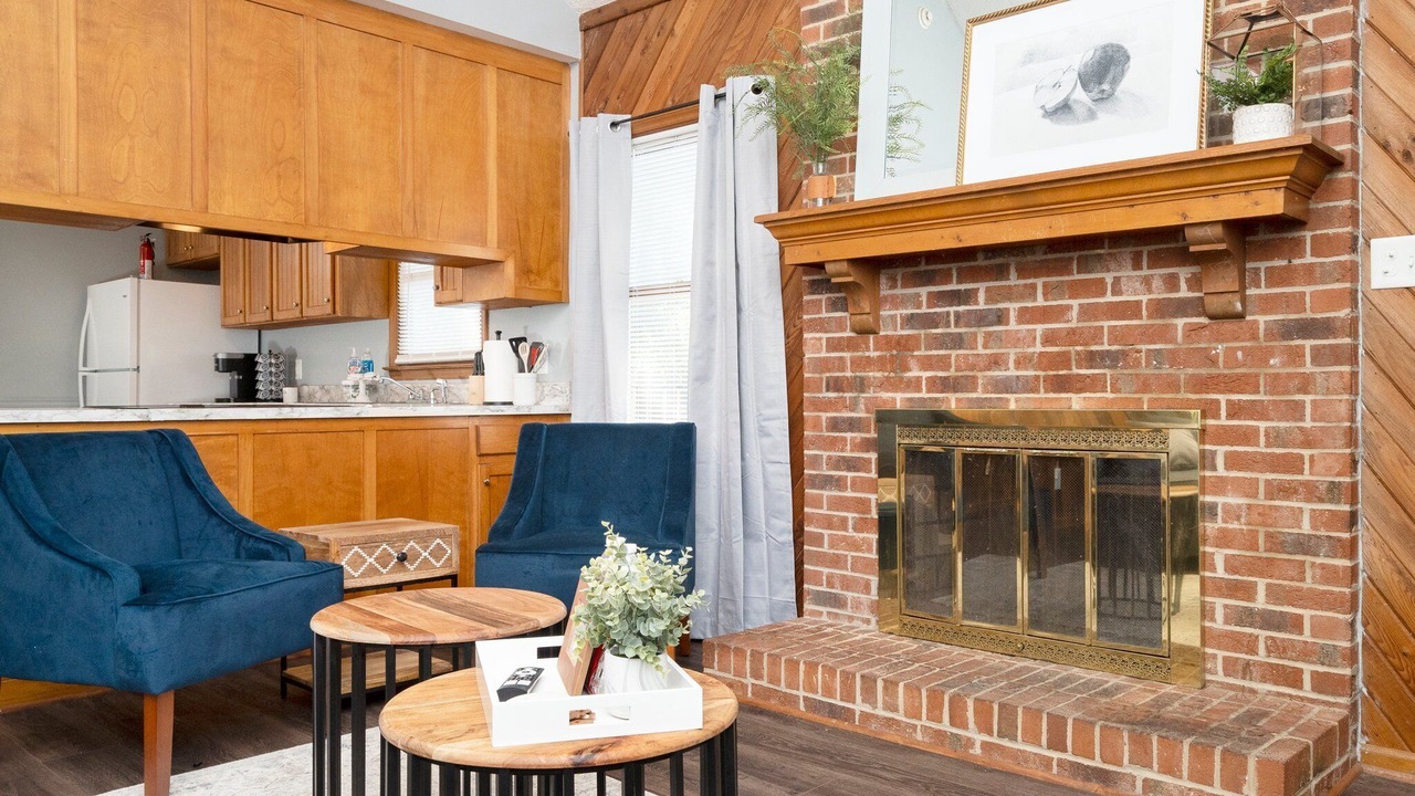 Photo of Livingroom in Northeast Raleigh