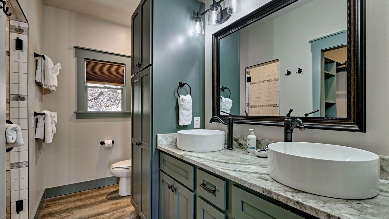 Photo of Bathroom in Mirror Lake