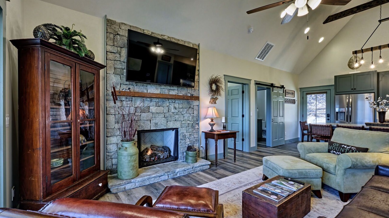 Photo of Bedroom in Mirror Lake