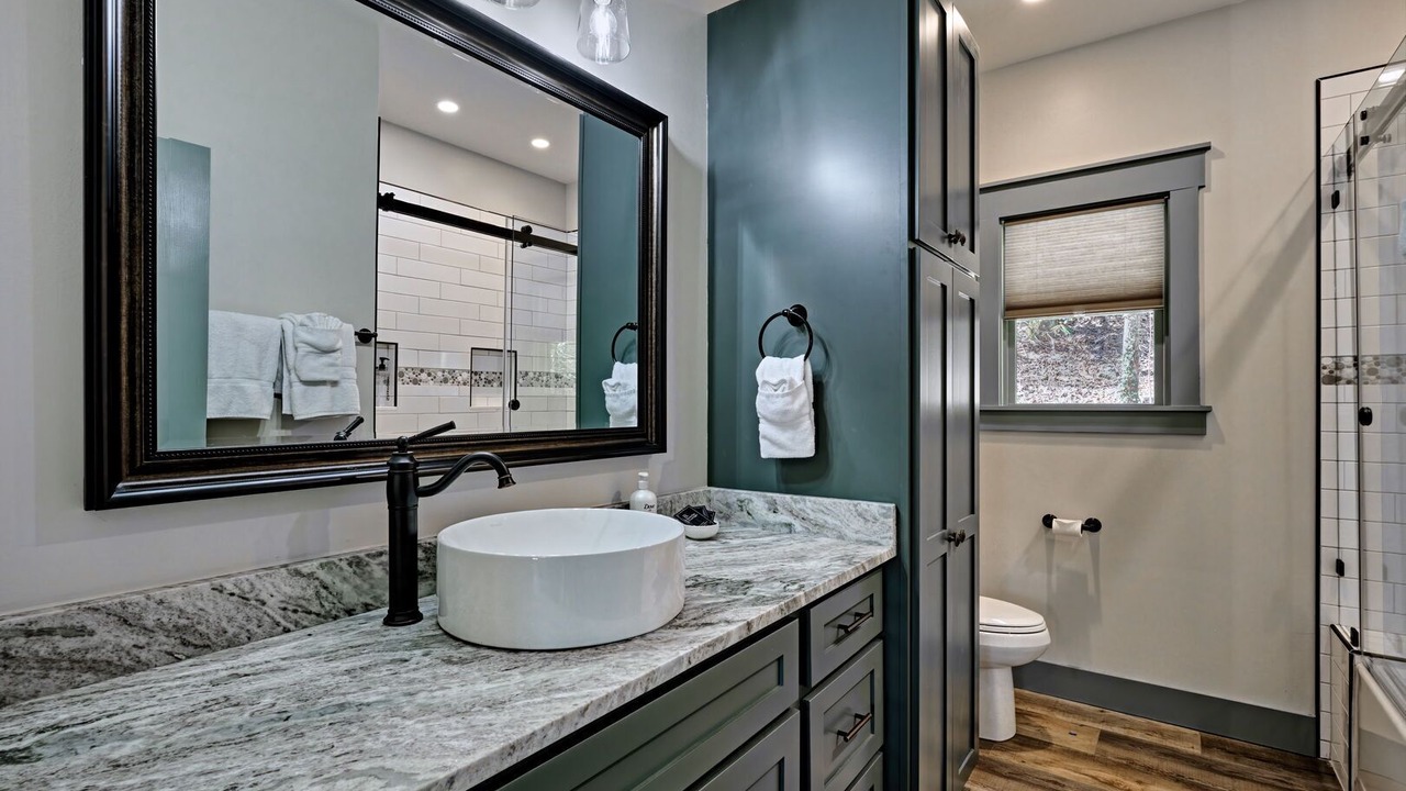 Photo of Bedroom in Mirror Lake