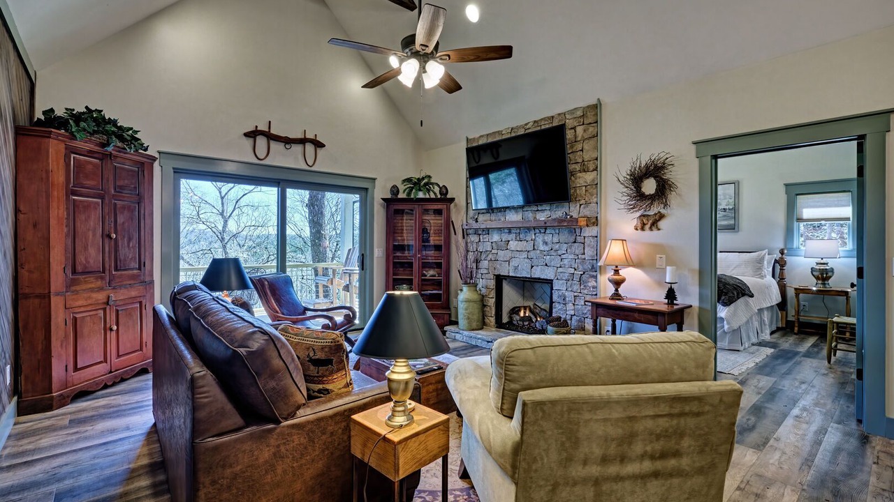 Photo of Bedroom in Mirror Lake