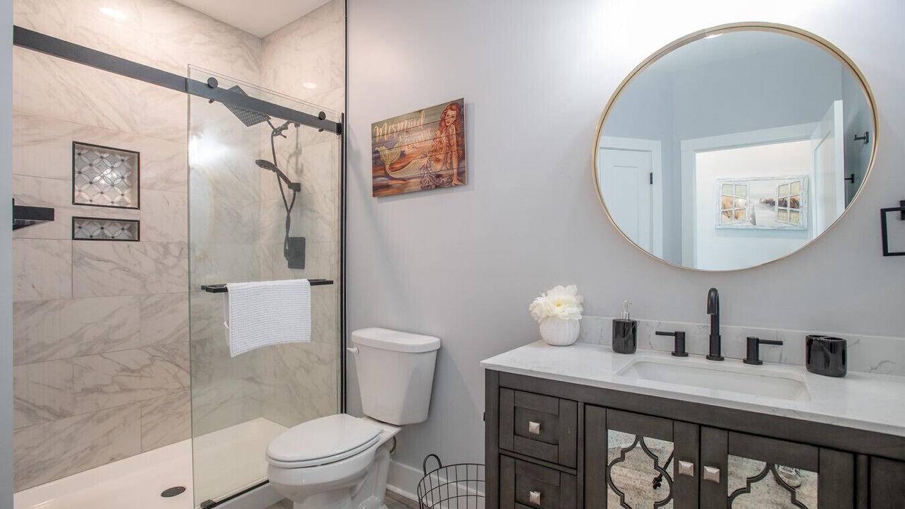 Photo of Bathroom in Harkers Island