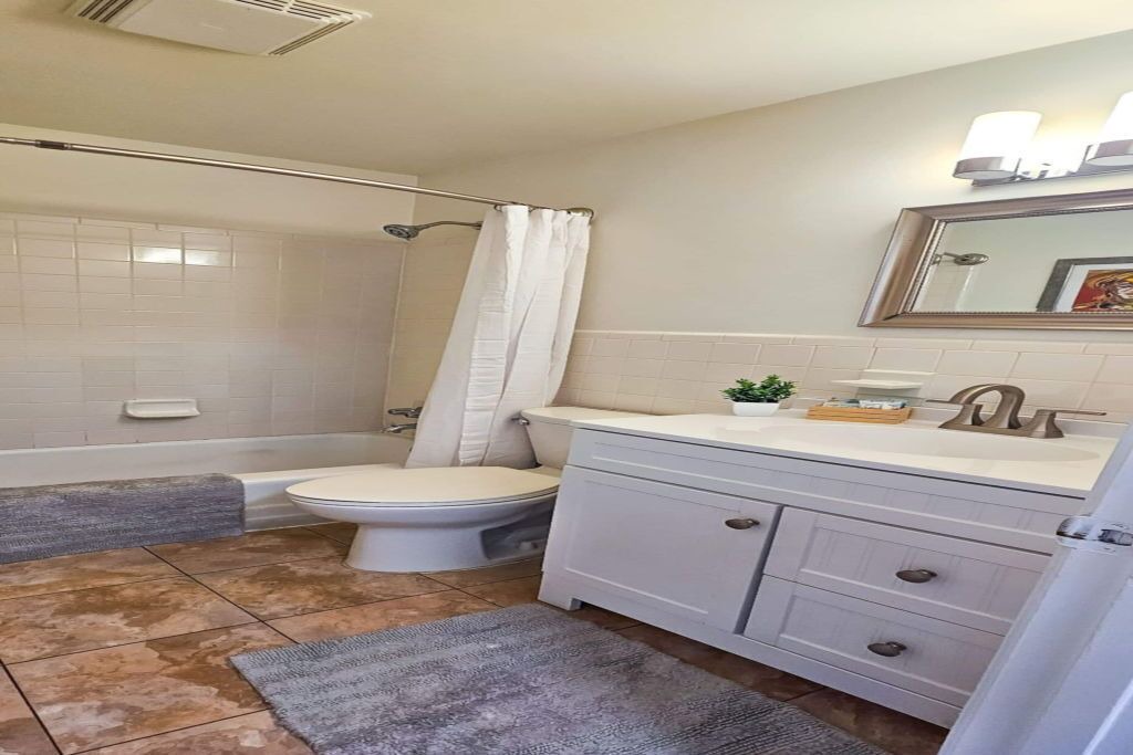 Photo of Bathroom in Executive Park