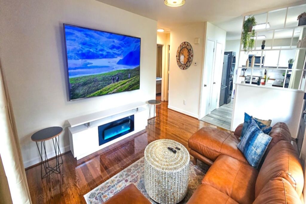 Photo of Livingroom in Executive Park