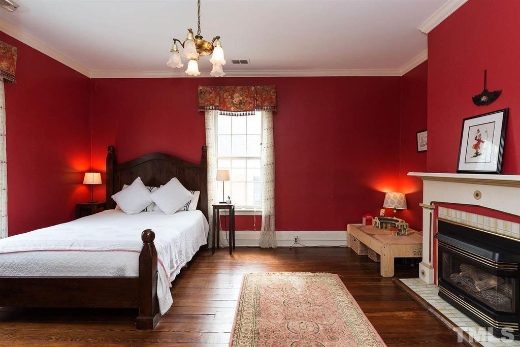Photo of Bedroom in Historic Oakwood