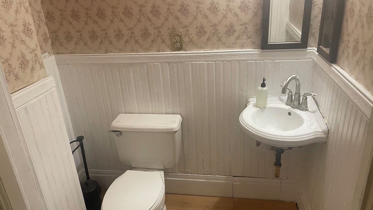 Photo of Bathroom in Historic Oakwood