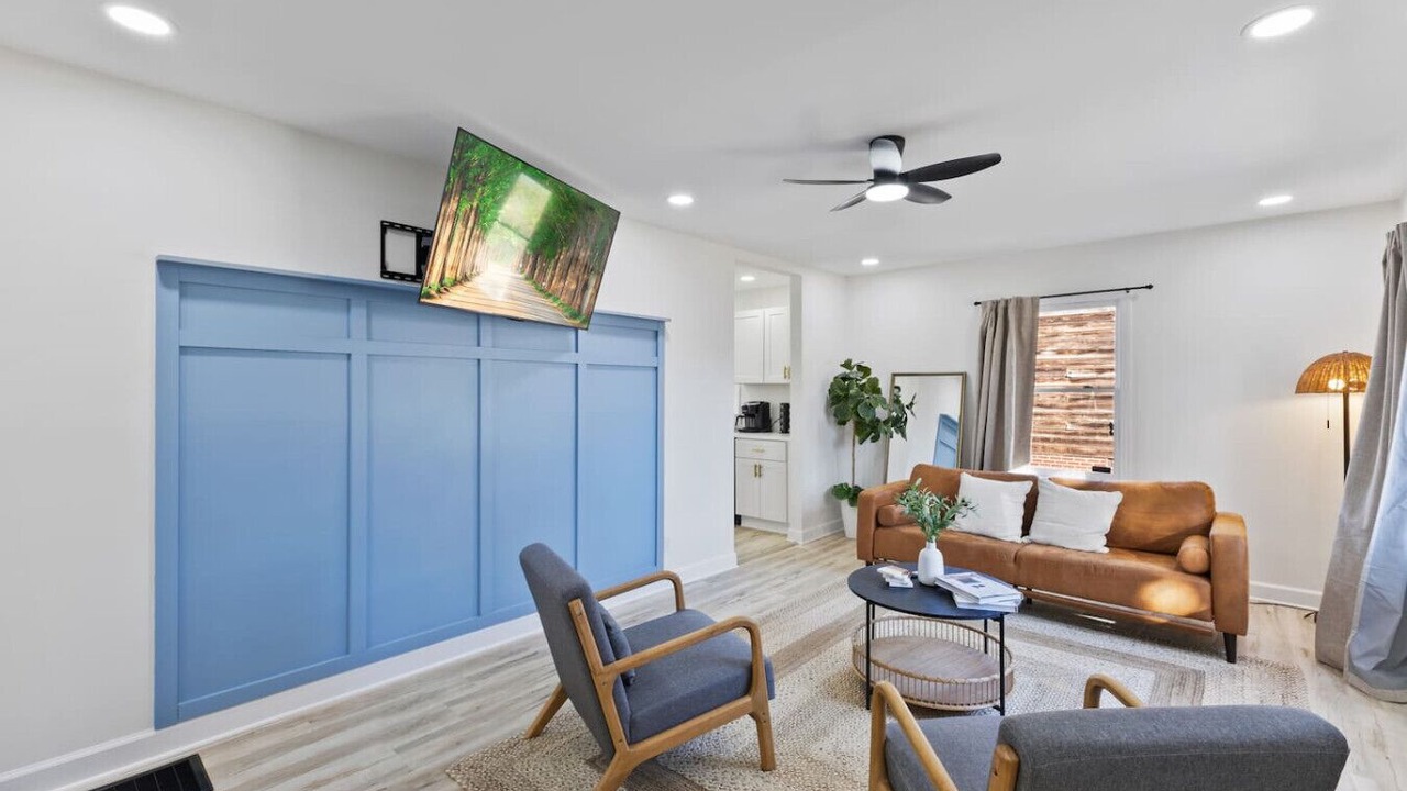 Photo of Livingroom in Burlington