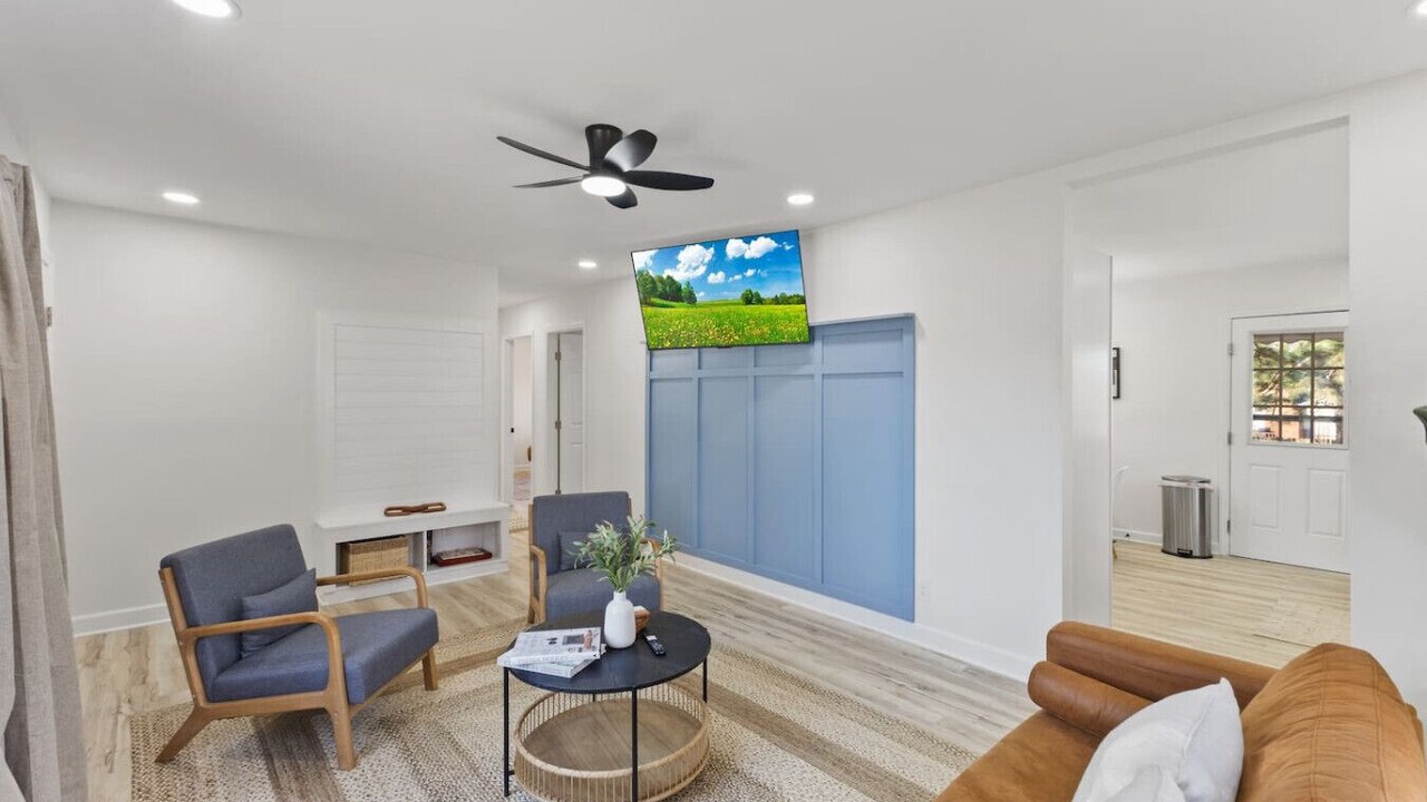 Photo of Livingroom in Burlington