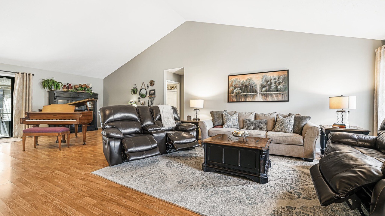 Photo of Livingroom in Skyland