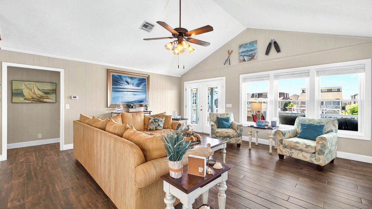 Photo of Livingroom in Ocean Isle Beach