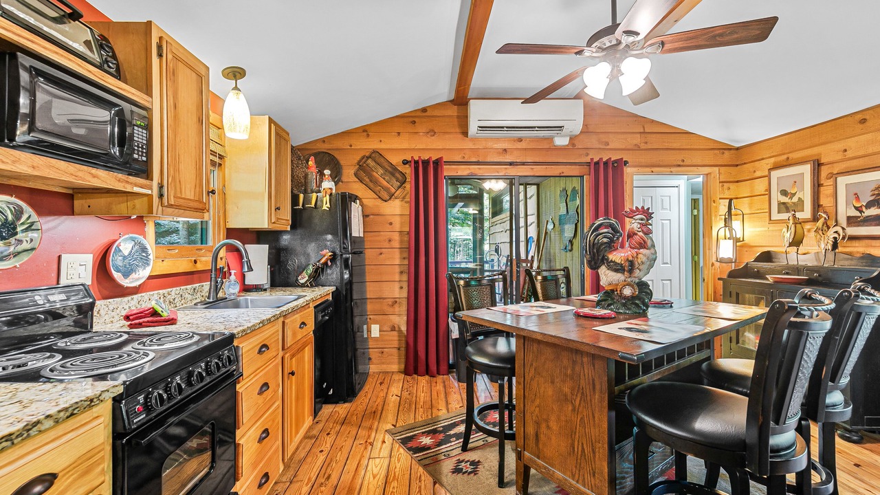 Photo of Kitchen in Candler