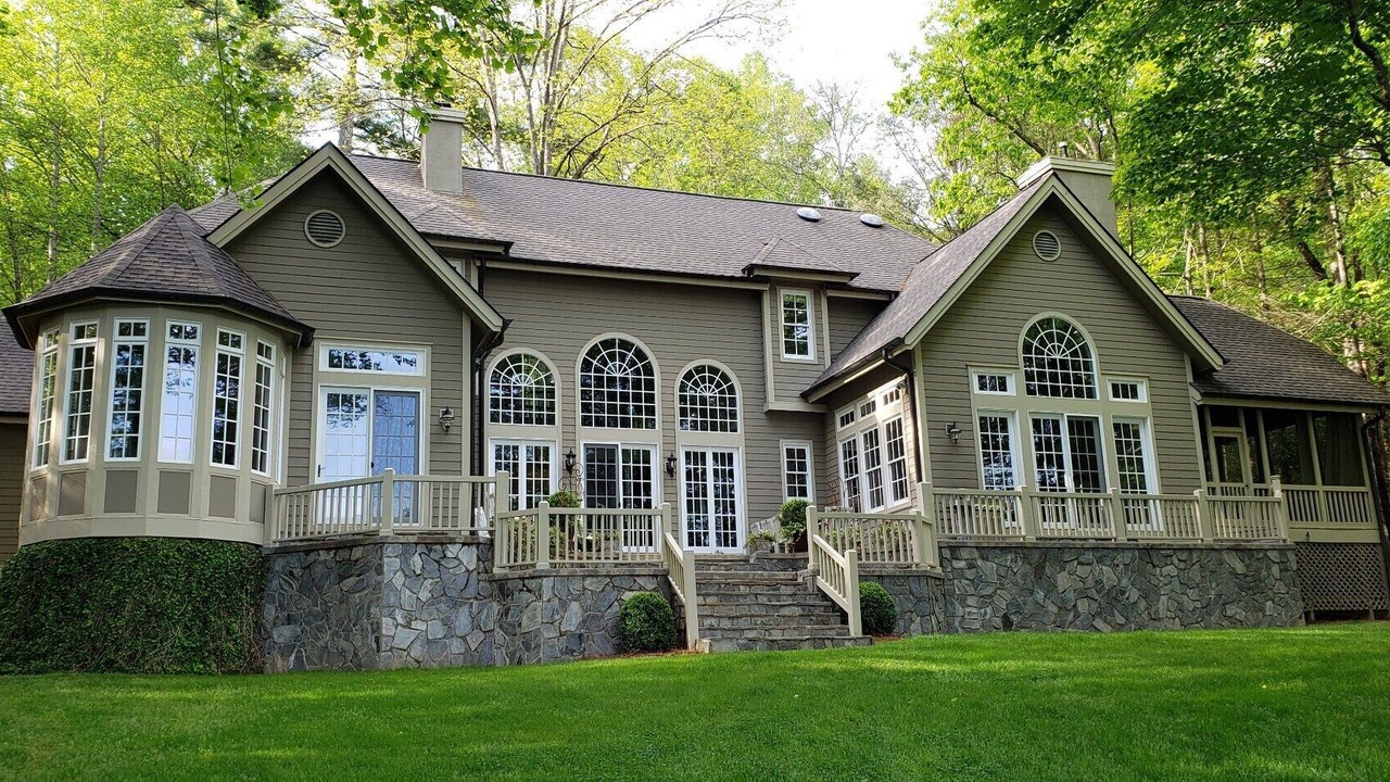 Photo of Livingroom in Lake Toxaway