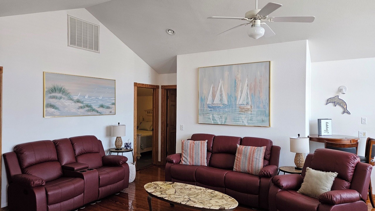 Photo of Livingroom in Kitty Hawk