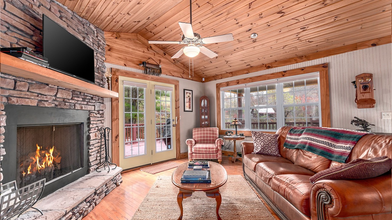 Photo of Livingroom in Hendersonville